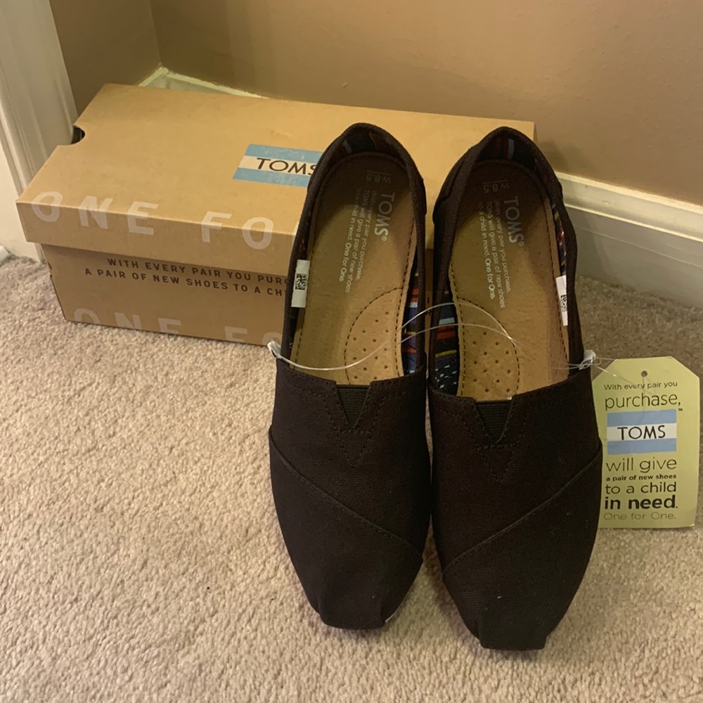 TOMS Black Canvas Shoes (brand new)